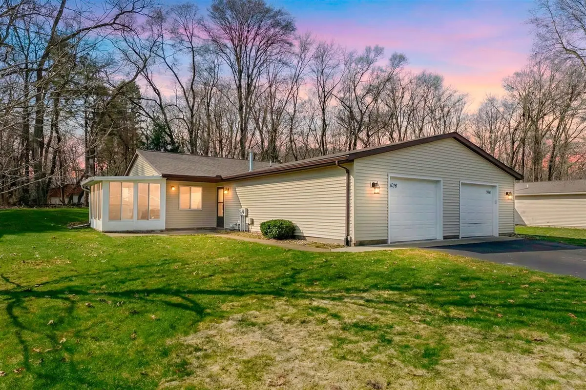 1016 Wedgewood, Plainwell, MI 49080 - #1