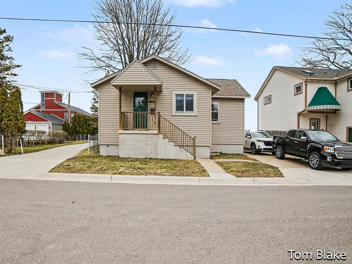 1834 Edgewater, Muskegon, MI 49441 - #1