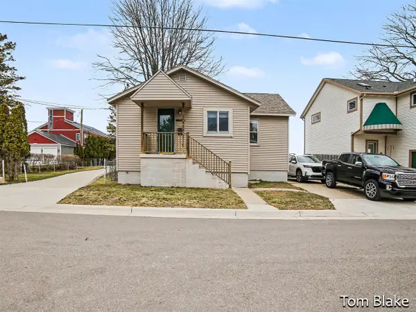 1834 Edgewater, Muskegon, MI 49441