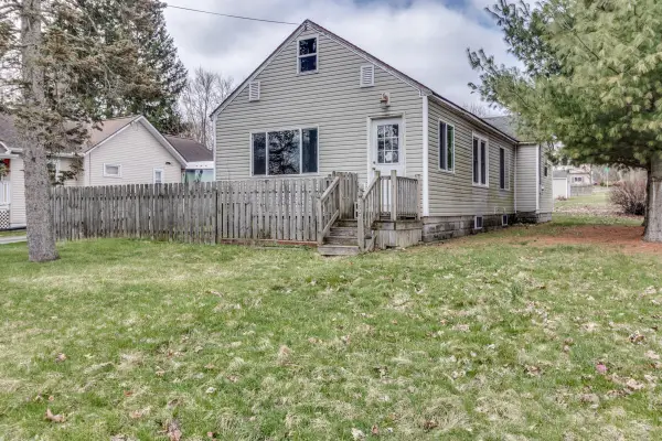 167 Sharon, Battle Creek, MI 49017
