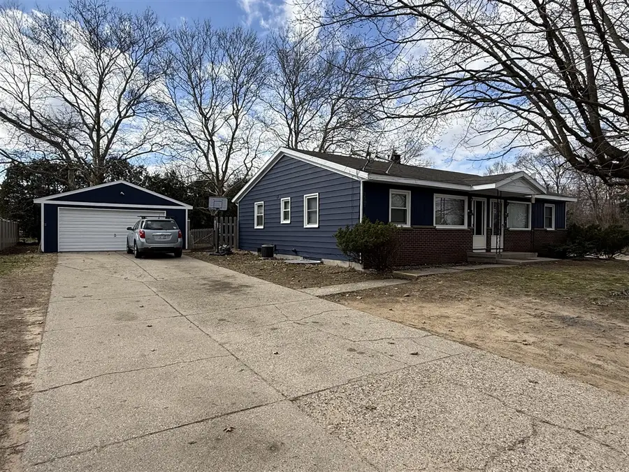 3305 Burlingame, Wyoming, MI 49509 - #2
