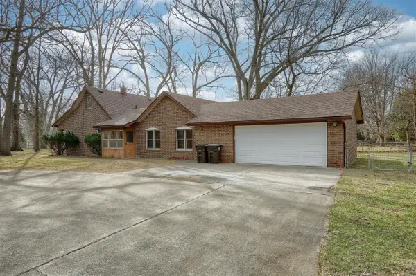 15641 Loveland, Livonia, MI 48154