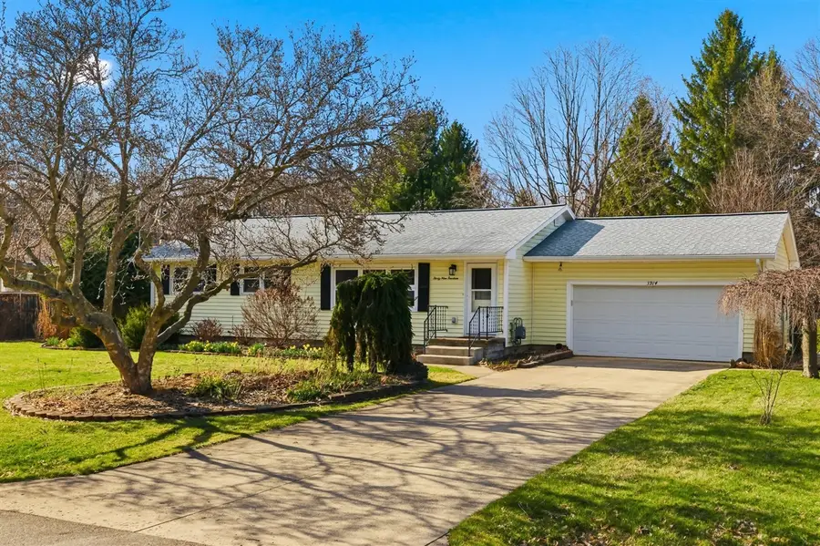 3914 Harwich, Jackson, MI 49201 - #3