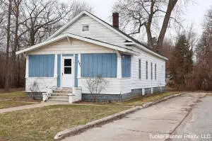 293 N 3rd, Fruitport, MI 49415