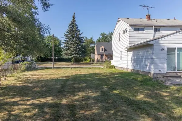 7052 Cadillac, Warren, MI 48091