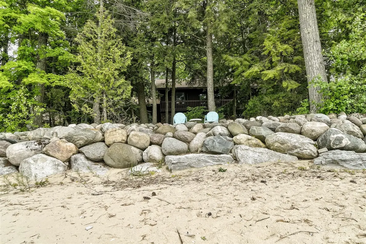 3929 Bay Valley, Williamsburg, MI 49690 - #1
