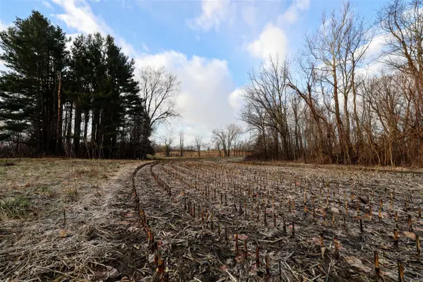 VL W Glendora, Buchanan, MI 49107