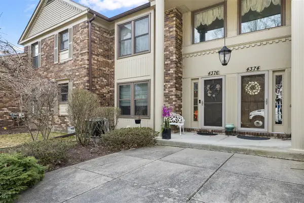 4376 Knightsbridge, West Bloomfield, MI 48323