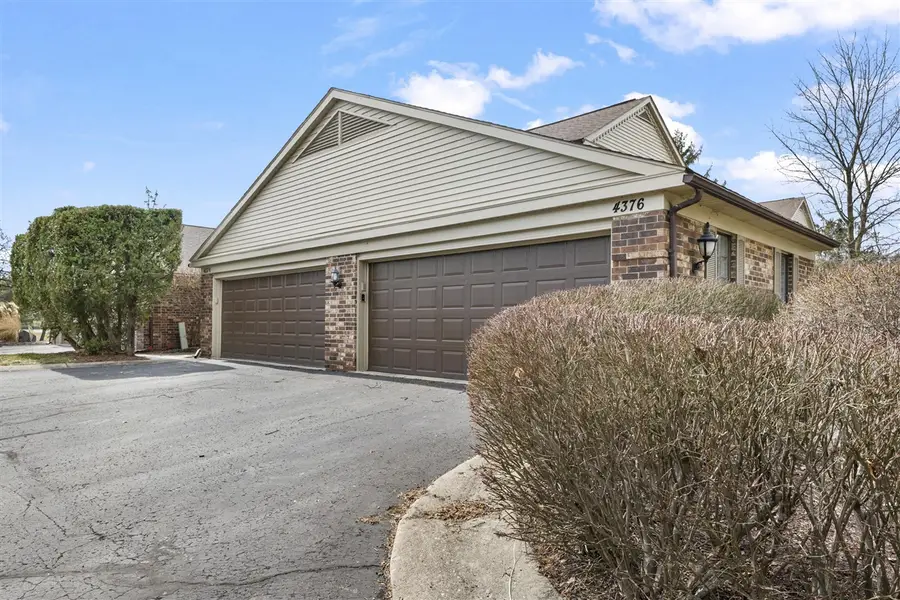 4376 Knightsbridge, West Bloomfield, MI 48323 - #3