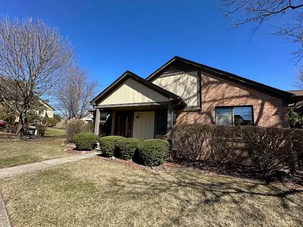 301 Meadow Bridge, Rochester Hills, MI 48307