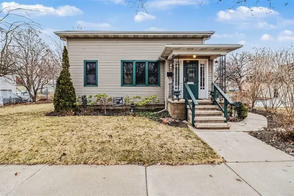 206 N James, Ludington, MI 49431