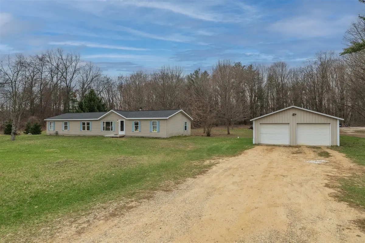 18242 32nd, Gobles, MI 49055 - #1