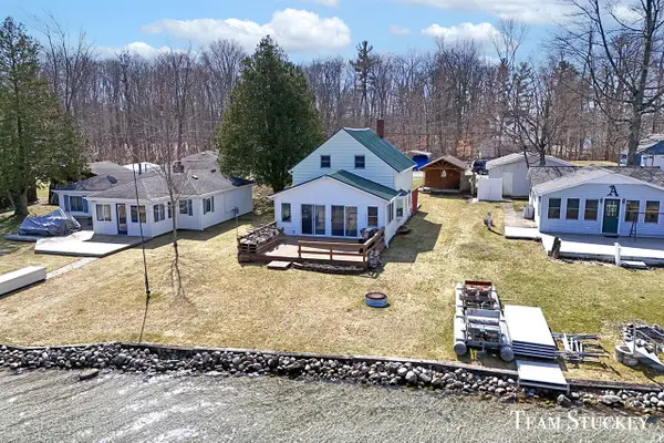 8941 Lake, Newaygo, MI 49337