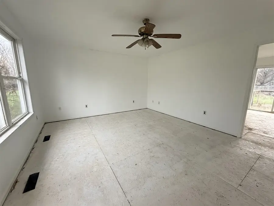 323 E South, Marcellus, MI 49067 - #3