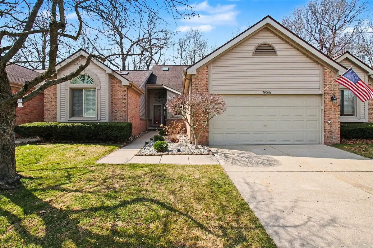 306 Pineknoll, Brighton, MI 48116 - #1