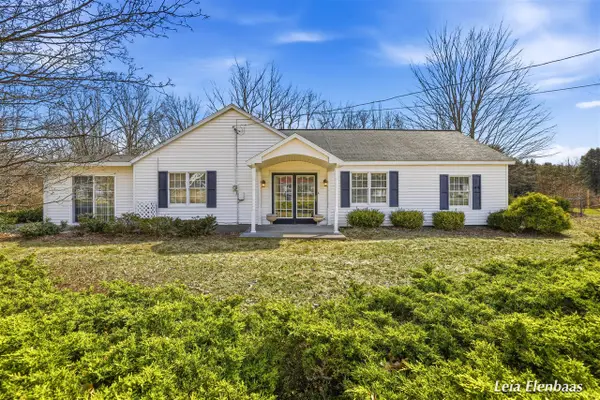 4612 13 Mile, Rockford, MI 49341