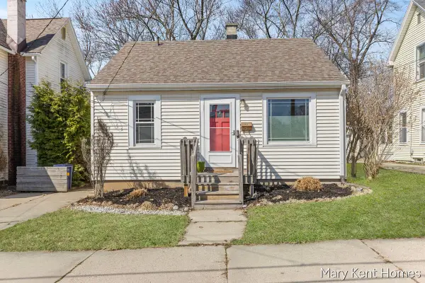 1319 Ashland, Grand Rapids, MI 49505