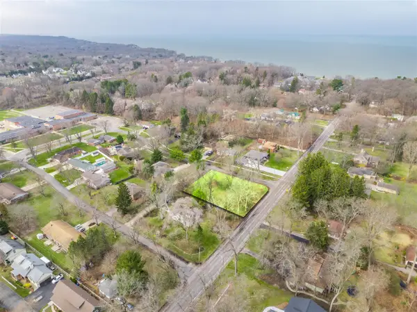 2754 W Glenlord, Stevensville, MI 49127