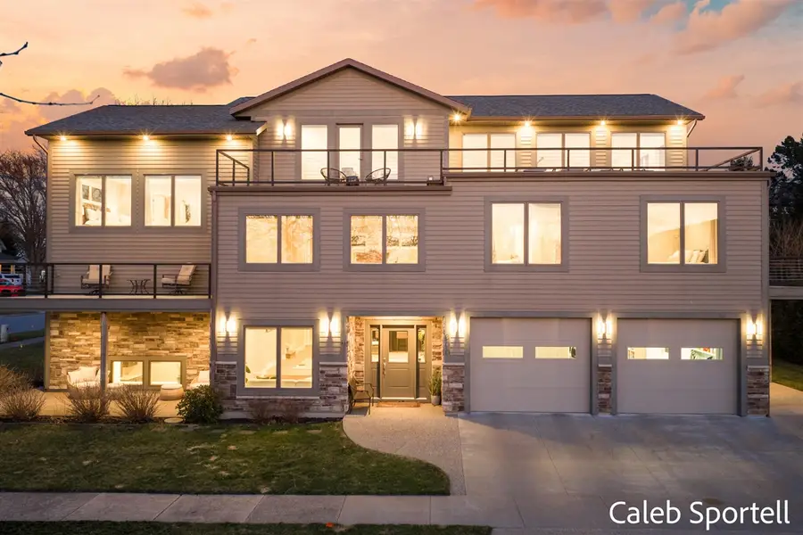 300 S 1st, Grand Haven, MI 49417 - #2