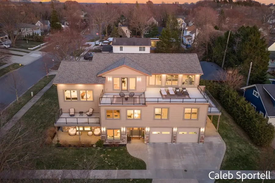 300 S 1st, Grand Haven, MI 49417 - #3