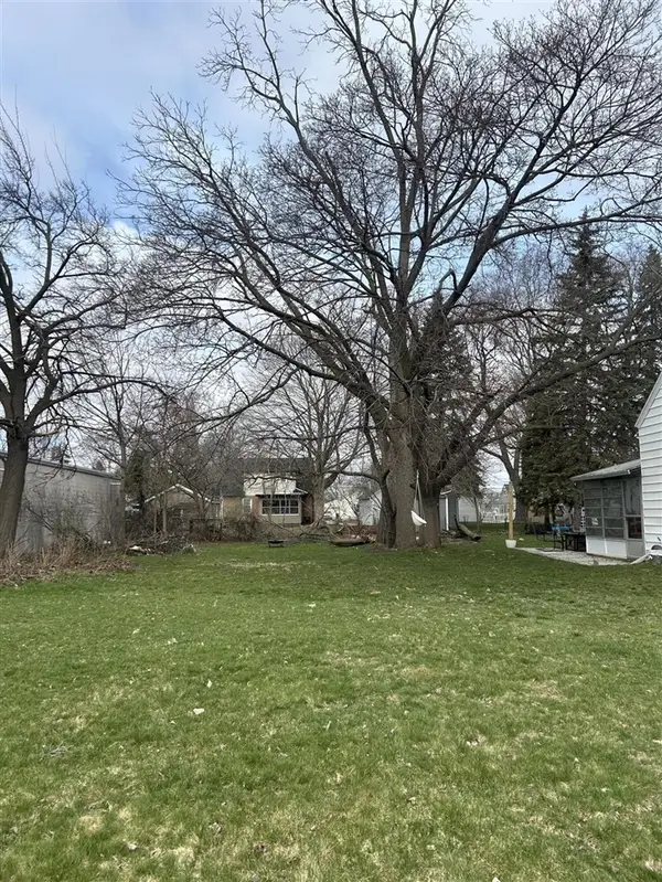 421 Van Allen, Grand Rapids, MI 49548