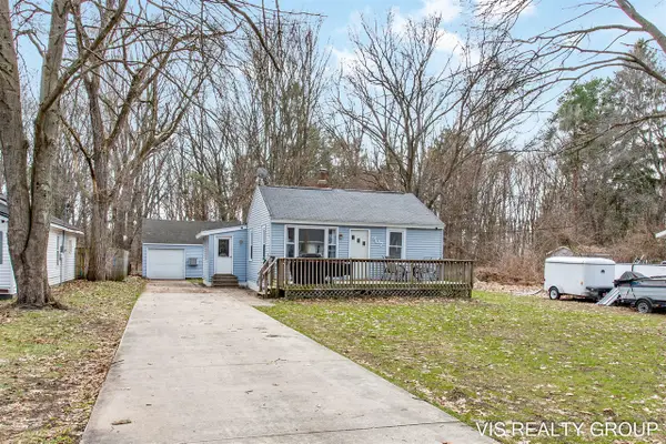 907 Wilson, Norton Shores, MI 49441