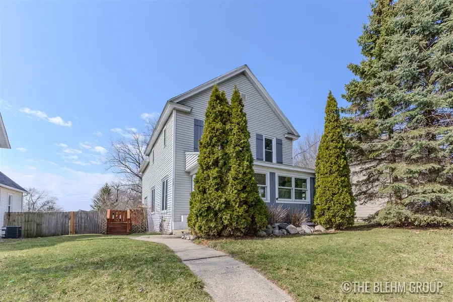 727 Emerald, Grand Rapids, MI 49503 - #2