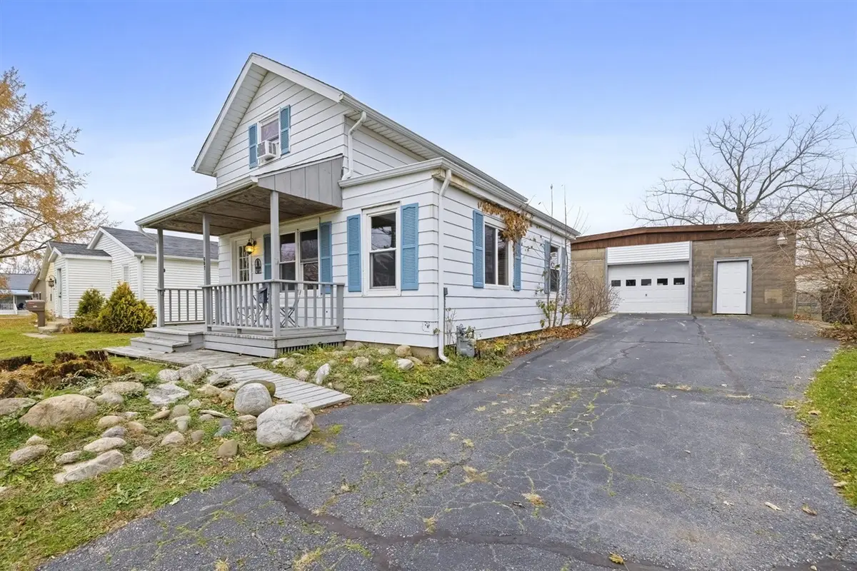 607 Sherwood, Three Oaks, MI 49128 - #1