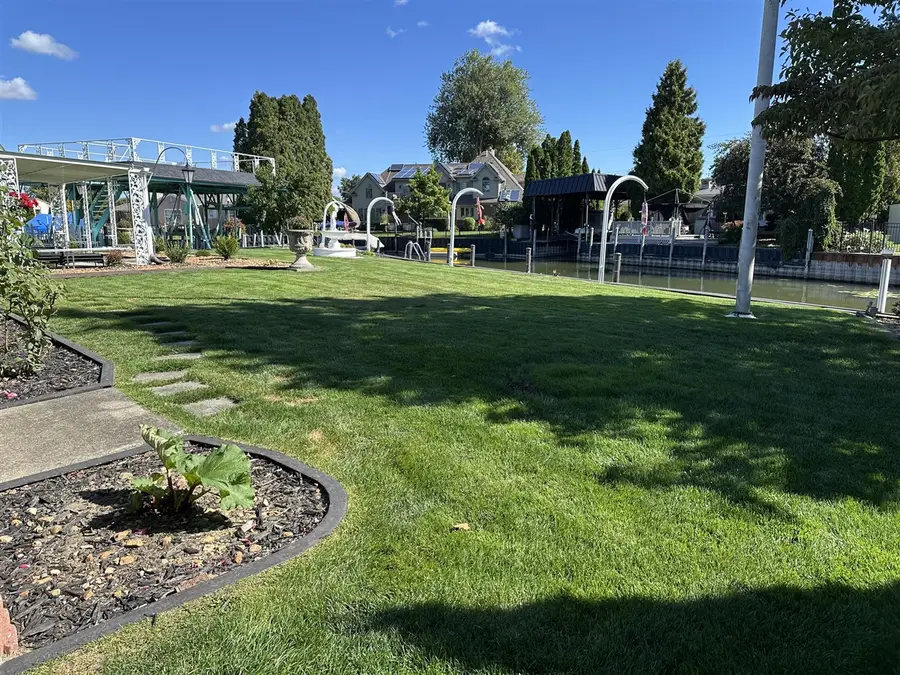 38176 Villa Mar, Harrison Township, MI 48045 - #2