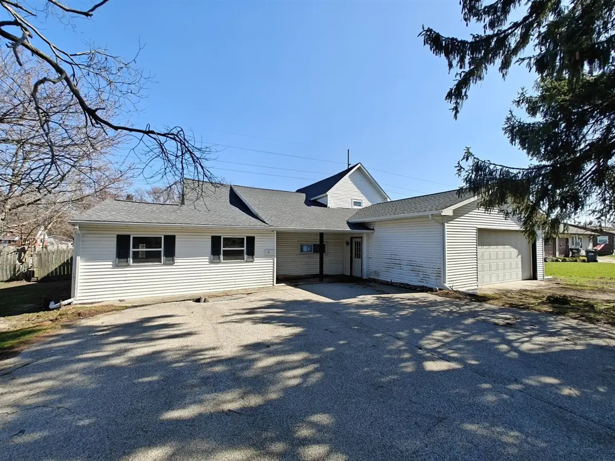 5587 E Karen, Stevensville, MI 49127 - #1