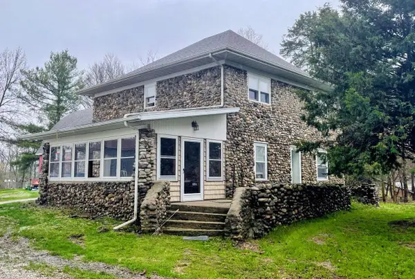 2311 E Glendora, Buchanan, MI 49107