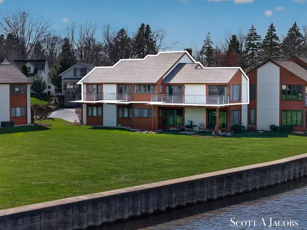 1131 S Shore, Holland, MI 49423