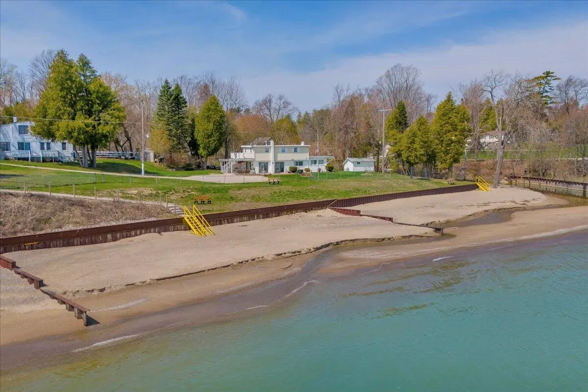 7226 Lakeview, Lexington, MI 48450 - #1