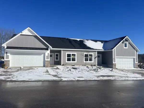 1396 Center Hill #52, Lowell, MI 49331