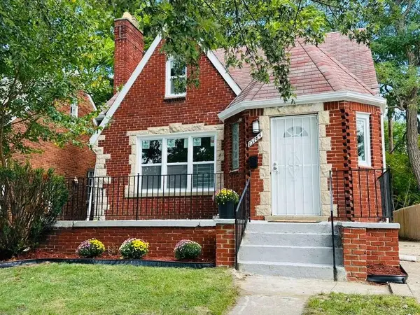 15784 Pinehurst, Detroit, MI 48238