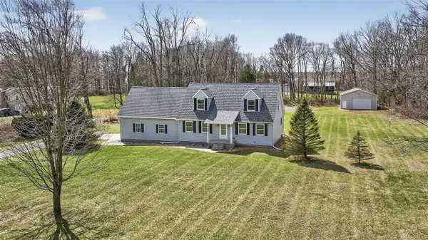 5452 Oakpoint, Jackson, MI 49201