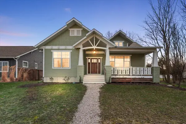 35 N Ferry, Douglas, MI 49406