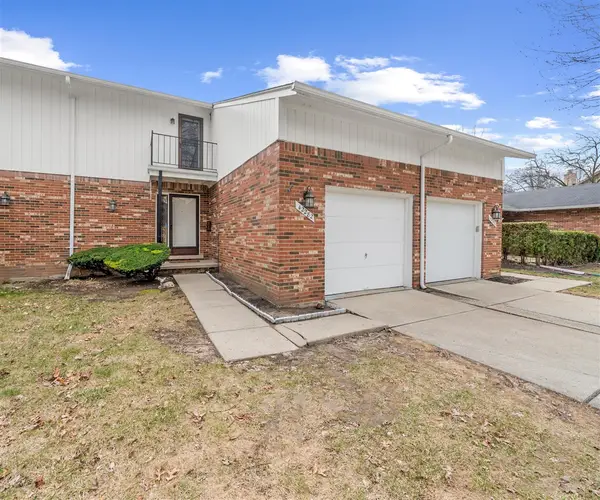 42282 E Edward #258, Clinton Township, MI 48038