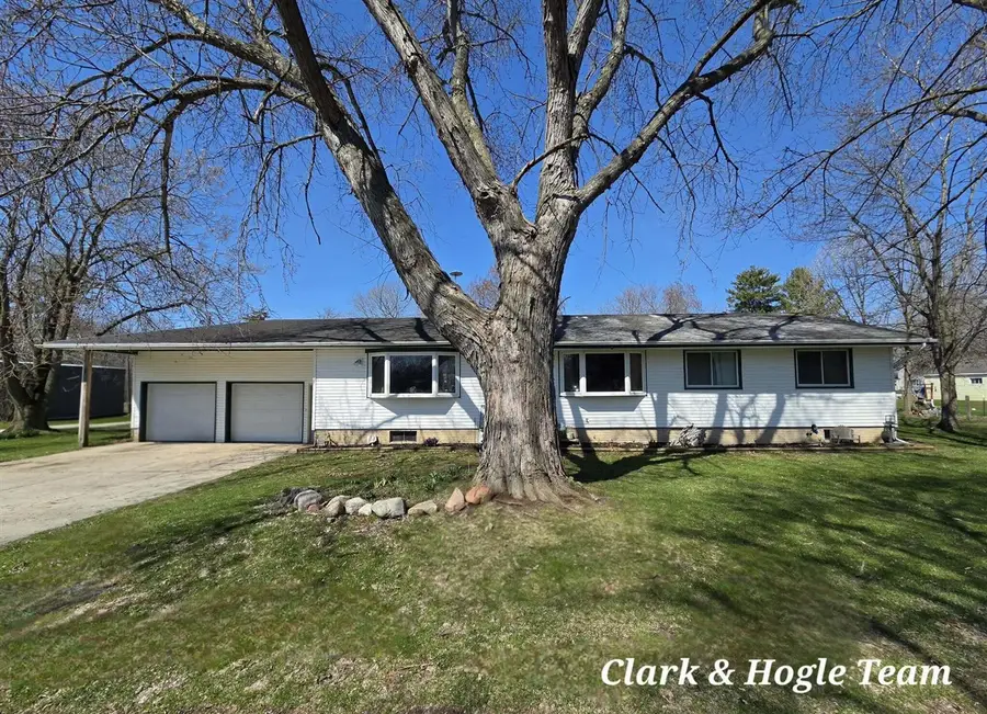 645 E Lyons, Lyons, MI 48851 - #3