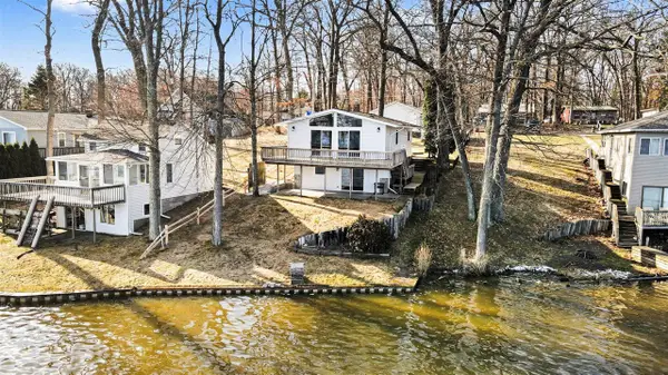 1017 E Hess Lake, Grant, MI 49327