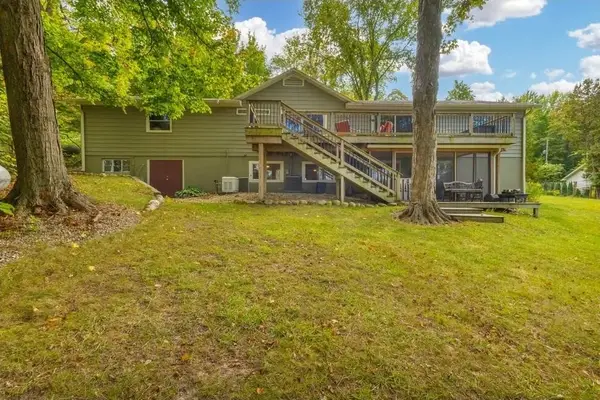 45417 15th, Bloomingdale, MI 49026