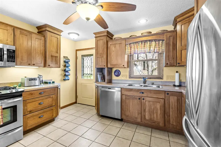 3865 Strawberry Hill, Hillsdale, MI 49242 - #3