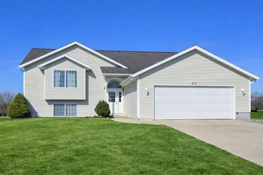 813 Valley, Fremont, MI 49412 - #2