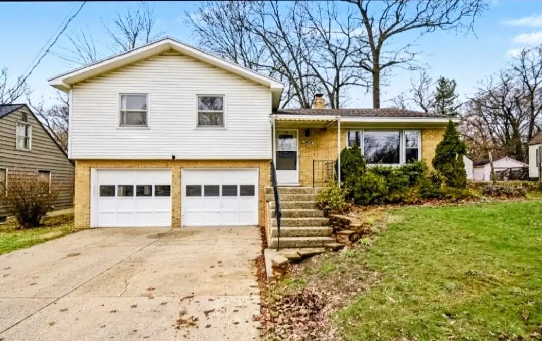 3835 Burlingame, Wyoming, MI 49509 - #1