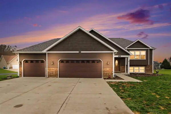 1069 S Stoneridge, Plainwell, MI 49080