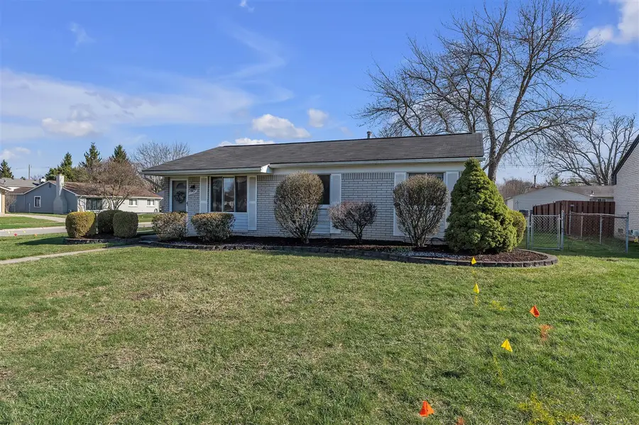 39345 Surrey Heights, Westland, MI 48186 - #2