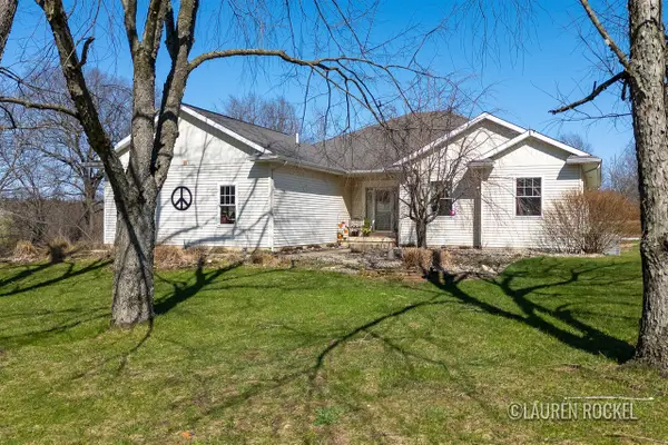 293 S Irving, Hastings, MI 49058