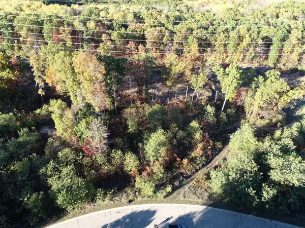 26 Grand Summit, Fenton, MI 48430
