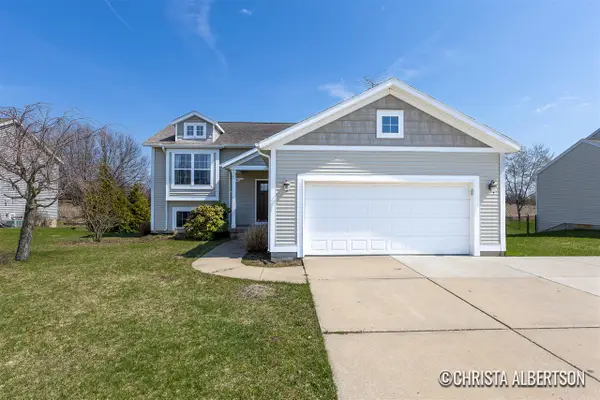 192 Sweet Meadow, Kent City, MI 49330