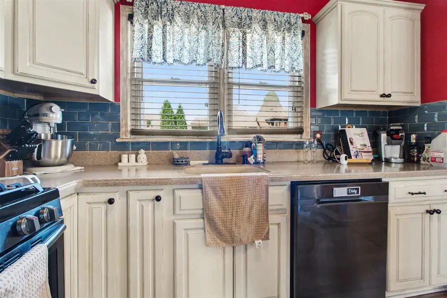 29984 Tamarack, Flat Rock, MI 48134 - #3